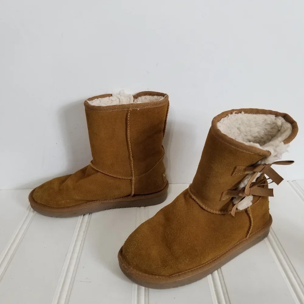 Koolaburra UGG Victoria Short Boots Girls 4 Bow Suede Faux Fur Chestnut Brown